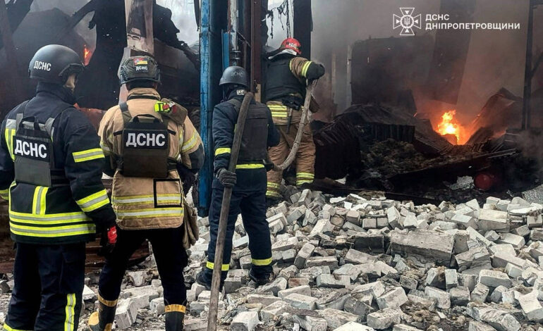 bombardeio-russo-com-misseis-mata-ao-menos-14-na-cidade-natal-de-zelenski