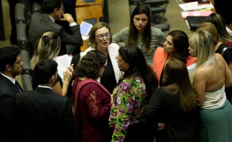 Mudança no Código Eleitoral reduz participação feminina, diz Oxfam