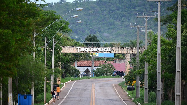motorista-morre-apos-caminhao-tombar-em-mirante-de-cachoeira-no-distrito-de-taquarucu