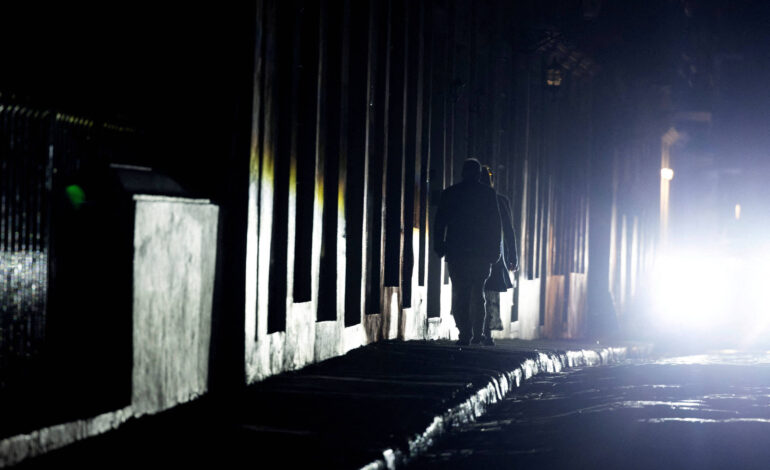 metade-dos-habitantes-de-porto-rico-continua-sem-energia-um-dia-apos-apagao