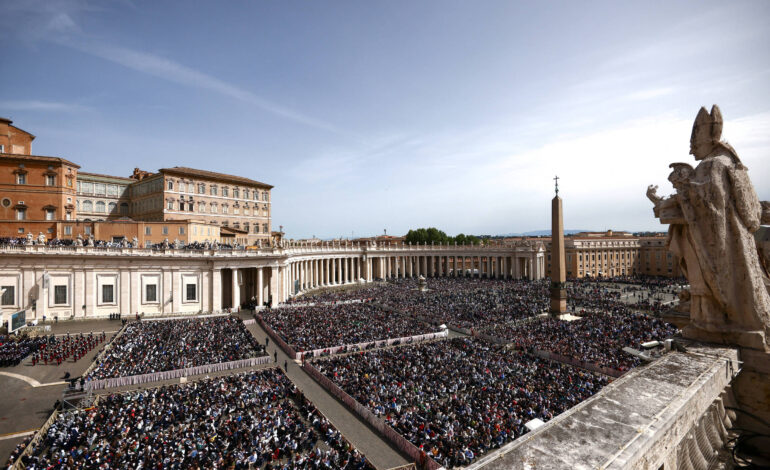 milhares-de-reunem-no-vaticano-na-expectativa-de-ver-o-papa