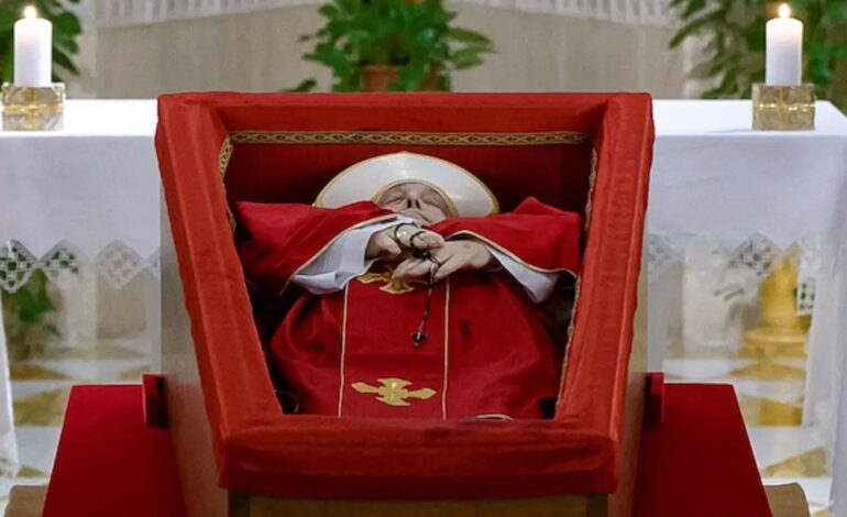 Papa Francisco: velório aberto começa amanhã, funeral será no sábado