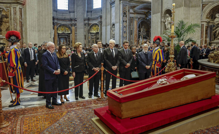 lula-dribla-publico-e-imprensa-e-faz-visita-relampago-ao-vaticano