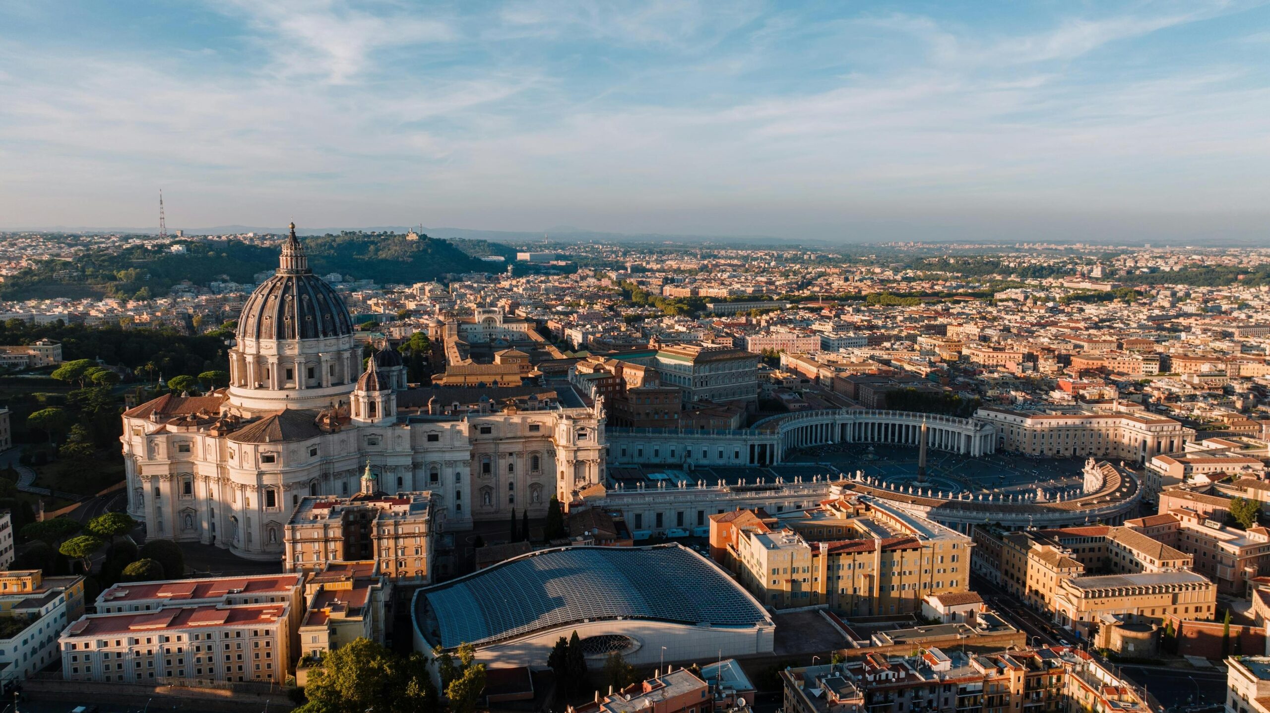 Vaticano tem guarda de mais de 500 anos e nenhum pet: veja curiosidades sobre a cidade-estado casa do papa