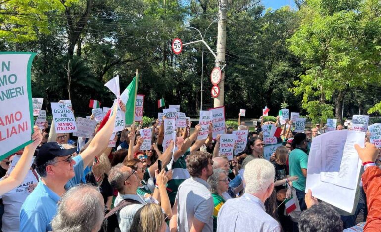 protesto-em-sao-paulo-repudia-decreto-que-limita-obtencao-de-cidadania-italiana
