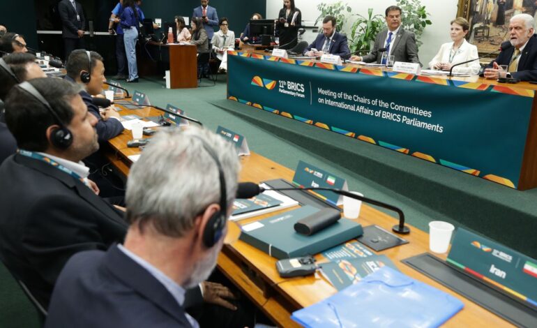 parlamentares-do-brics-criticam-guerra-tarifaria-promovida-pelos-eua