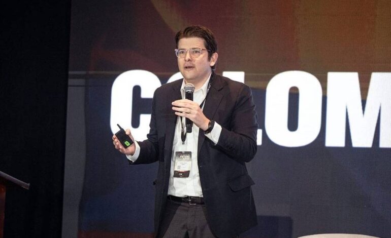 pre-candidato-a-presidencia-da-colombia-e-baleado-durante-evento-em-bogota