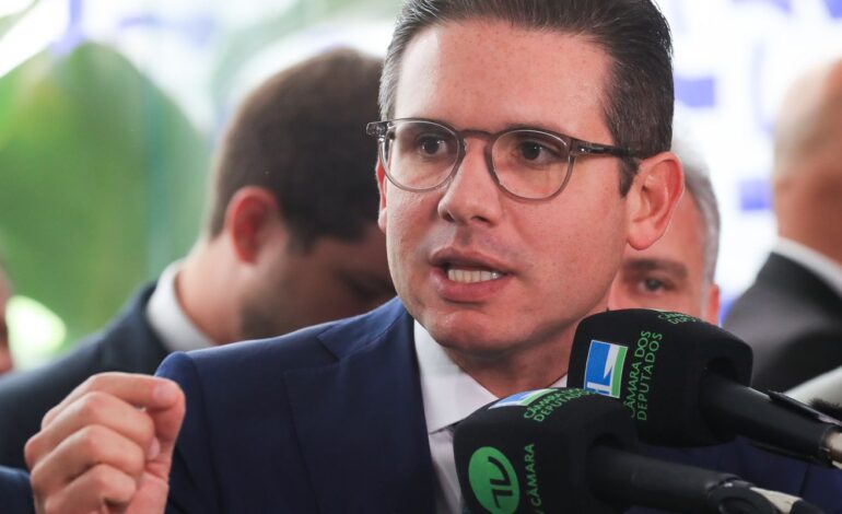 camara-vai-declarar-perda-do-mandato-de-zambelli,-diz-motta