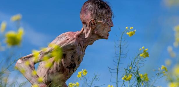 ‘exterminio:-a-evolucao’:-danny-boyle-amplia-o-medo-de-um-futuro-possivel