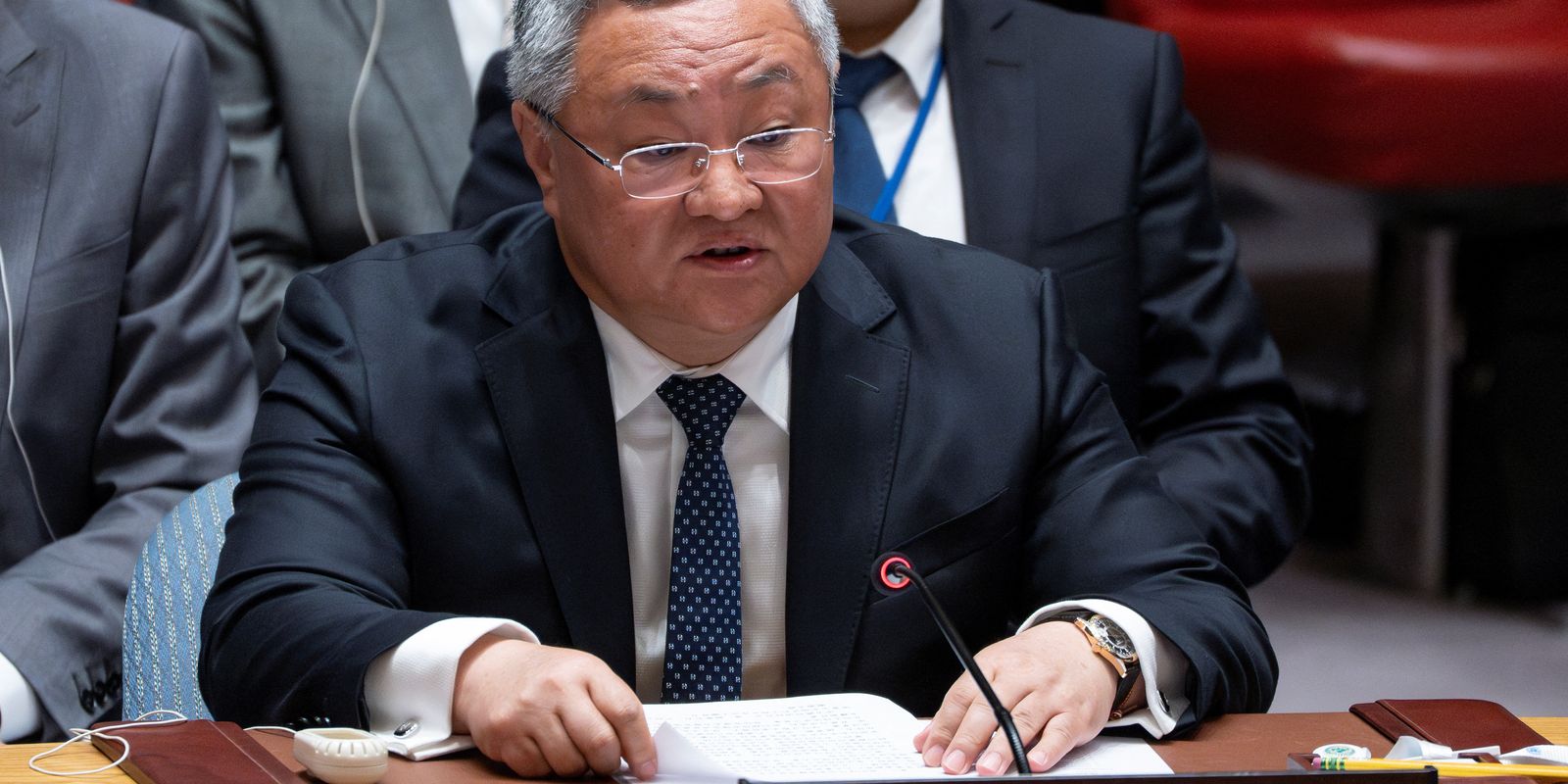 China pede cessar-fogo imediato no Irã e fim do uso da força