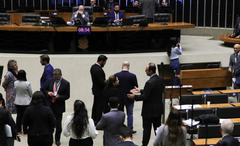 plenario-da-camara-repercute-derrubada-de-decreto-sobre-iof