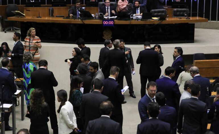 governo-ainda-avalia-se-vai-ao-supremo-por-iof,-diz-agu