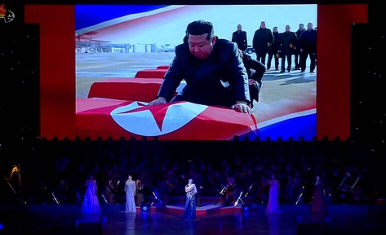 kim-recebe-caixoes-de-soldados-mortos-na-russia;-veja-video