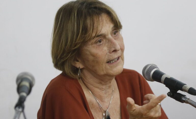 Política brasileira não enxerga ciência como solução, diz pesquisadora