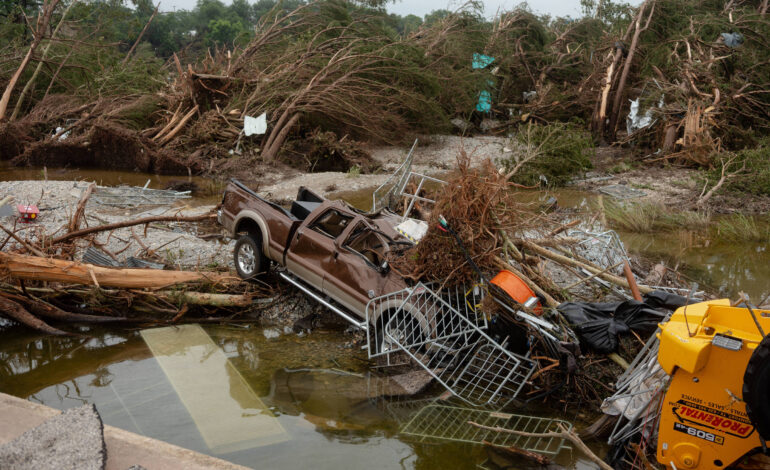buscas-de-desaparecidos-no-texas,-com-120-mortos,-continuam-com-poucas-chances-de-sobreviventes