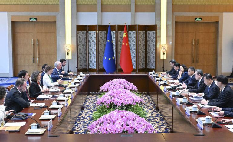 china-avanca-diante-de-recuo-diplomatico-dos-estados-unidos,-diz-relatorio