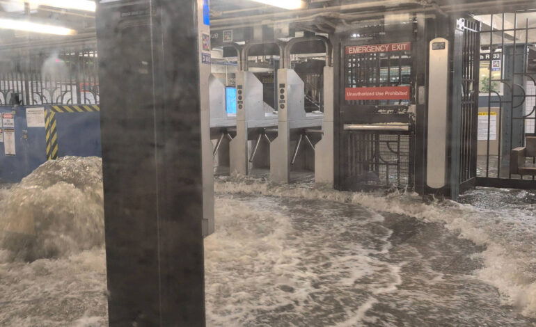 chuvas-alagam-ruas-e-estacoes-de-metro-em-nova-york;-veja-video