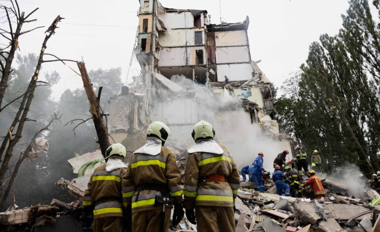 russia-ataca-kiev-e-mata-8-pessoas,-incluindo-crianca-de-6-anos,-diz-ucrania