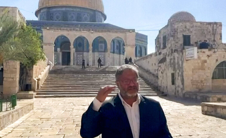 ministro-extremista-de-israel-ora-na-esplanada-das-mesquitas,-em-acao-vista-como-provocacao
