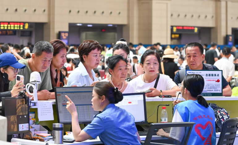 china-limita-viagens-de-funcionarios-publicos-e-proibe-estudos-no-exterior