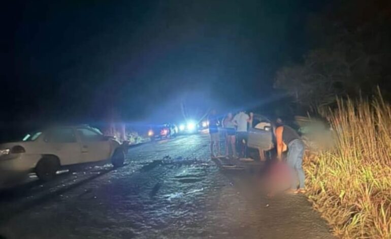 acidente-entre-dois-carros-deixa-quatro-pessoas-mortas-e-oito-feridos-em-buriti-do-tocantins