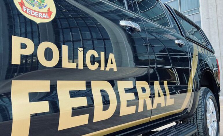 pf-faz-busca-e-apreensao-de-celulares-na-casa-de-bolsonaro