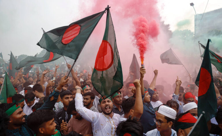 bangladesh-celebra-1-ano-de-revolta,-e-governo-interino-pede-eleicoes-para-fevereiro