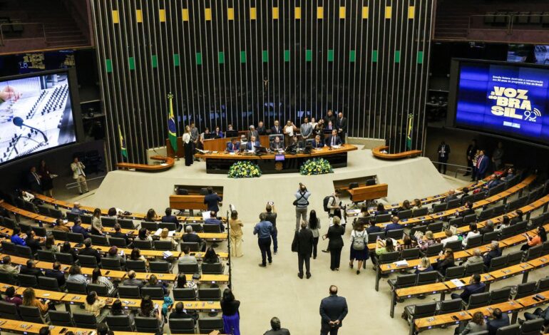 Congresso Nacional homenageia os 90 anos da Voz do Brasil