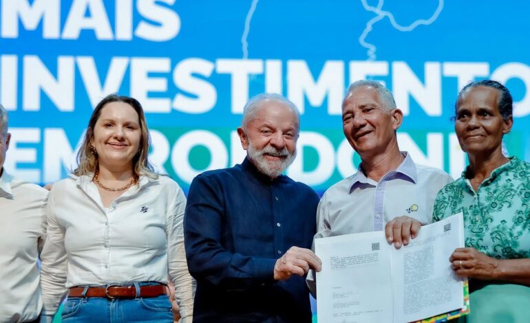 bolsonaro-esta-tendo-o-direito-de-se-defender,-diz-lula