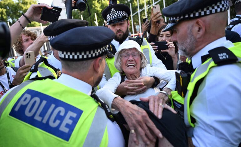 policia-de-londres-prende-mais-de-370-pessoas-em-ato-pro-palestina