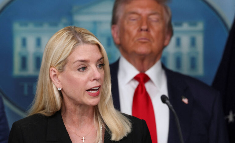 procurador-geral-de-washington-processa-trump-por-tomar-controle-da-policia