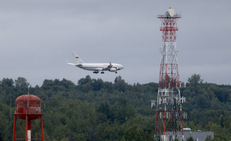 chegada-de-putin-aos-eua-tem-aviao-isca,-cacas-e-teatro-de-trump