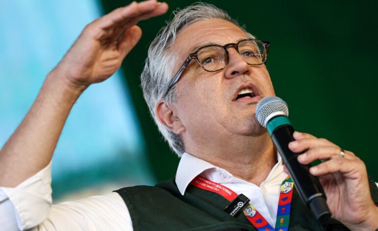 padilha-diz-ser-“ato-covarde”-cancelamento-de-vistos-da-filha-e-esposa