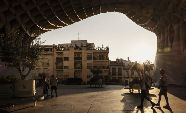 moradores-de-sevilha-adaptam-rotina-e-resgatam-metodos-antigos-contra-calor-extremo