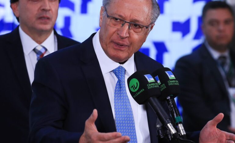 na-camara,-alckmin-pede-urgencia-em-propostas-sobre-exportacoes