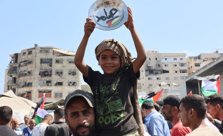 israel-intensifica-bombardeios-na-cidade-de-gaza,-que-registra-protesto-contra-guerra