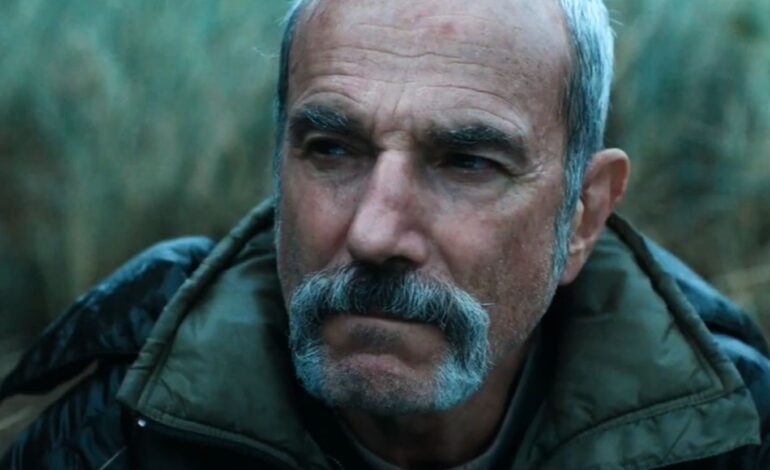vencedor-do-oscar-deixa-aposentadoria-e-aparece-diferente-em-trailer