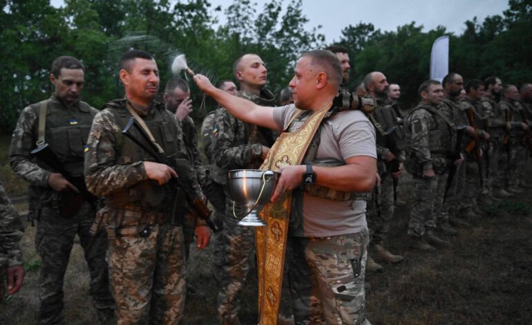 ucrania-flexibiliza-lei-marcial-e-autoriza-saida-do-pais-de-homens-de-18-a-22-anos