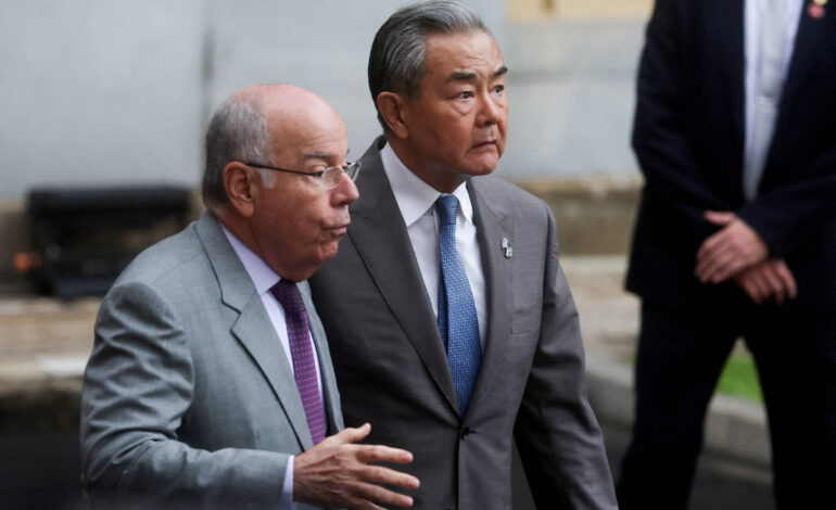 chanceler-da-china-fala-em-‘reforcar-confianca’-com-brasil-e-resistir-ao-unilateralismo