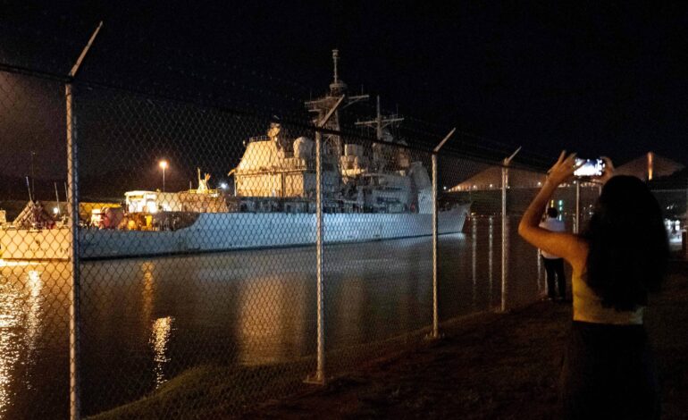 navio-de-misseis-dos-eua-entra-no-canal-do-panama-em-mobilizacao-que-preocupa-venezuela