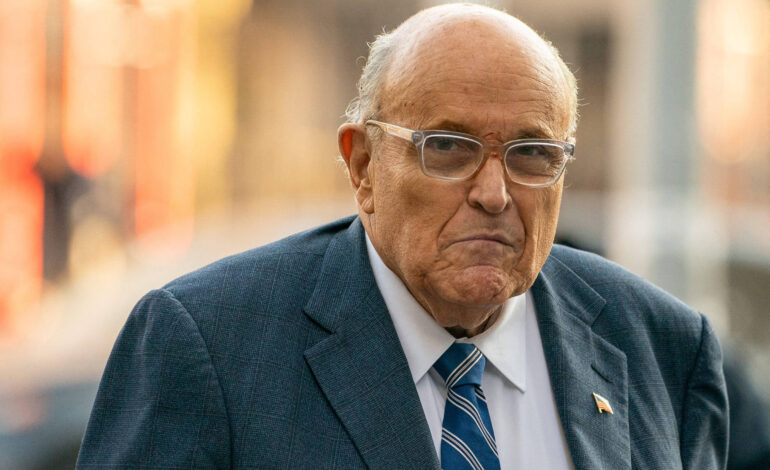 ex-prefeito-de-nova-york-e-ex-advogado-de-trump,-rudy-giuliani-e-hospitalizado-apos-acidente