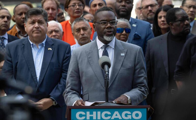 milhares-vao-as-ruas-em-chicago-contra-batida-anti-imigracao-planejada-por-governo-trump