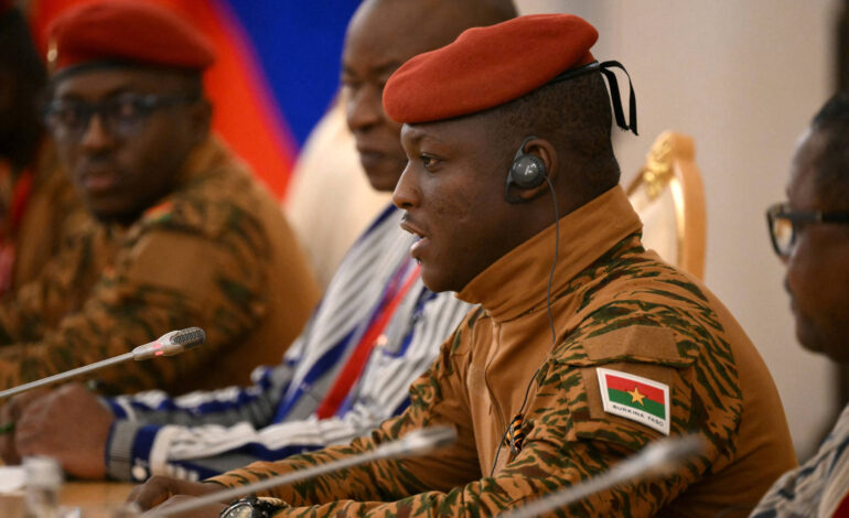 burkina-fasso-aprova-lei-que-criminaliza-e-pune-com-5-anos-de-prisao-praticas-lgbt