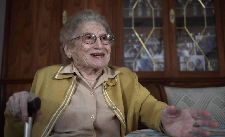 morre-rosa-roisinblit,-vice-presidente-das-avos-da-praca-de-maio,-aos-106-anos