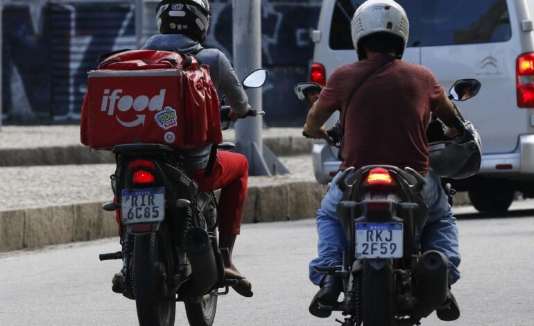 camara-aprova-urgencia-para-votar-vale-refeicao-para-entregadores