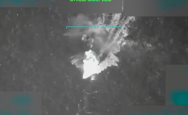 barco-atacado-pelos-eua-no-caribe-teria-dado-meia-volta-antes-de-ser-destruido