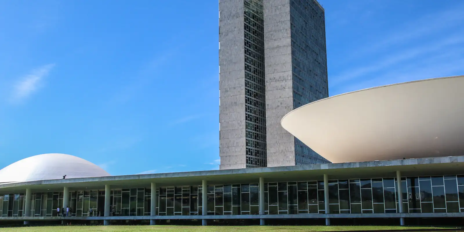 Projeto que susta regras de aborto legal em crianças avança na Câmara