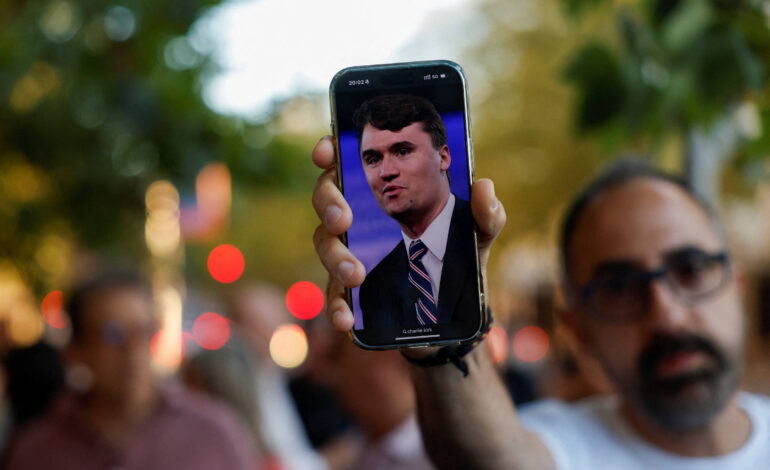 em-debate,-charlie-kirk-brincou-com-hino-usado-por-nazistas-da-alemanha;-veja-video