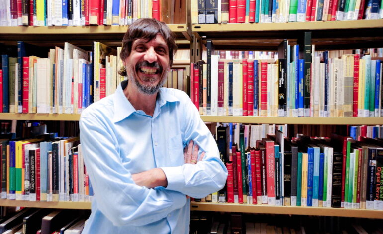 historiador-diz-se-arrepender-de-fala-sobre-kirk,-mas-afirma-que-mundo-fica-melhor-sem-ele