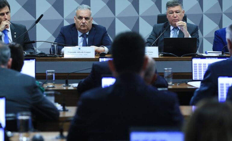 cpmi-do-inss-aprova-convocacao-de-parentes-e-socios-de-investigados